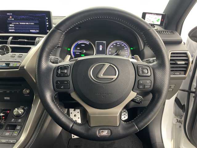 レクサス ＮＸ 300h Fスポーツ 道央・札幌 2019(平31)年 3.5万km ホワイトノーヴァガラスフレーク ・4WD/・サンルーフ/・マークレビンソンサウンド/・純正ナビ/・BT&CD&DVD&SD&フルセグTV/・全方位カメラ/・レクサスセーフティーシステム/・レーダークルーズコントロール/・ブラインドスポットモニター/・パドルシフト/・ステアリングスイッチ/・ステアリングヒーター/・レザーシート/・メモリ付きシート/・前席シートヒーター&ベンチレーション/・ヘッドアップディスプレイ/・ビルトインETC2.0/・オートライト/・LEDヘッドライト/・スマートキー/・プッシュスタート