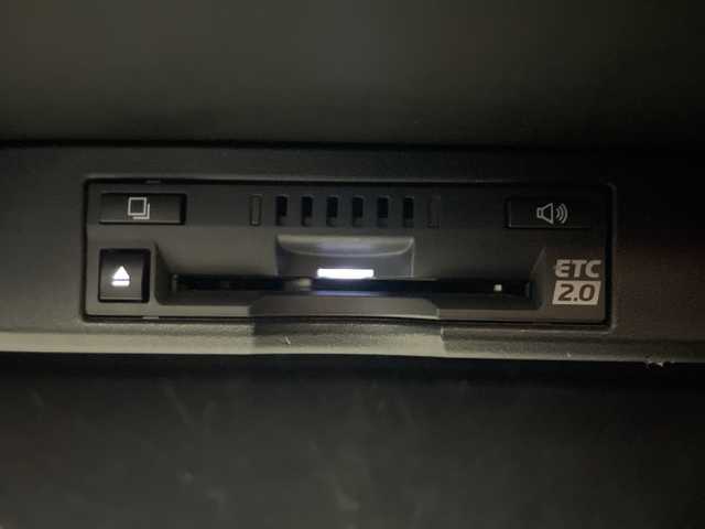 レクサス ＮＸ 300h Fスポーツ 道央・札幌 2019(平31)年 3.5万km ホワイトノーヴァガラスフレーク ・4WD/・サンルーフ/・マークレビンソンサウンド/・純正ナビ/・BT&CD&DVD&SD&フルセグTV/・全方位カメラ/・レクサスセーフティーシステム/・レーダークルーズコントロール/・ブラインドスポットモニター/・パドルシフト/・ステアリングスイッチ/・ステアリングヒーター/・レザーシート/・メモリ付きシート/・前席シートヒーター&ベンチレーション/・ヘッドアップディスプレイ/・ビルトインETC2.0/・オートライト/・LEDヘッドライト/・スマートキー/・プッシュスタート