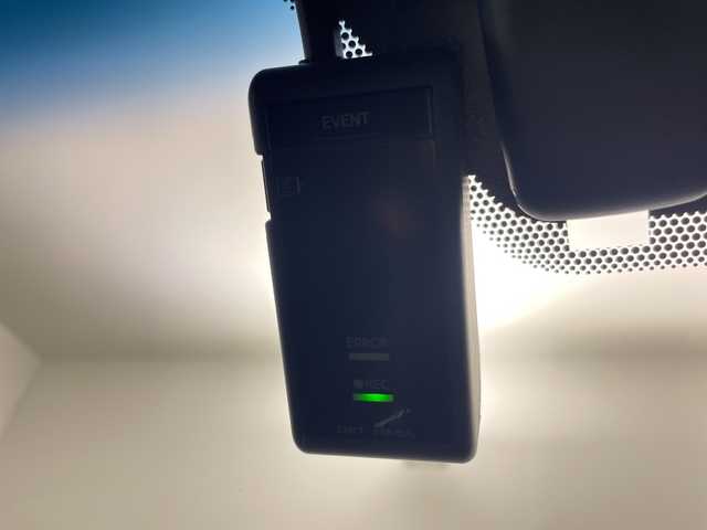 レクサス ＮＸ 300h Fスポーツ 道央・札幌 2019(平31)年 3.5万km ホワイトノーヴァガラスフレーク ・4WD/・サンルーフ/・マークレビンソンサウンド/・純正ナビ/・BT&CD&DVD&SD&フルセグTV/・全方位カメラ/・レクサスセーフティーシステム/・レーダークルーズコントロール/・ブラインドスポットモニター/・パドルシフト/・ステアリングスイッチ/・ステアリングヒーター/・レザーシート/・メモリ付きシート/・前席シートヒーター&ベンチレーション/・ヘッドアップディスプレイ/・ビルトインETC2.0/・オートライト/・LEDヘッドライト/・スマートキー/・プッシュスタート