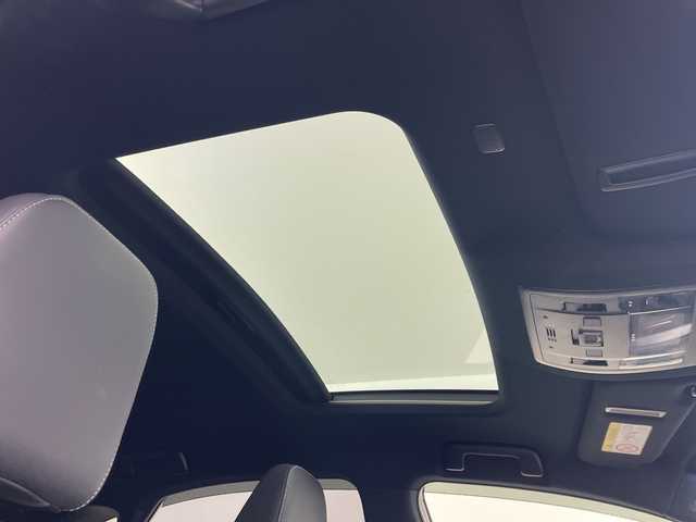 レクサス ＮＸ 300h Fスポーツ 道央・札幌 2019(平31)年 3.5万km ホワイトノーヴァガラスフレーク ・4WD/・サンルーフ/・マークレビンソンサウンド/・純正ナビ/・BT&CD&DVD&SD&フルセグTV/・全方位カメラ/・レクサスセーフティーシステム/・レーダークルーズコントロール/・ブラインドスポットモニター/・パドルシフト/・ステアリングスイッチ/・ステアリングヒーター/・レザーシート/・メモリ付きシート/・前席シートヒーター&ベンチレーション/・ヘッドアップディスプレイ/・ビルトインETC2.0/・オートライト/・LEDヘッドライト/・スマートキー/・プッシュスタート