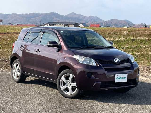 トヨタ イスト 150X 新潟県 2011(平23)年 8.2万km ディープアメジストマイカメタリック 4WD/純正SDナビ(NSCN-W60)/CD/AUX/ワンセグテレビ/バックカメラ/ETC/リモコンキー /キセノンヘッドライト/社外16インチアルミホイール/16インチ冬タイヤ車載