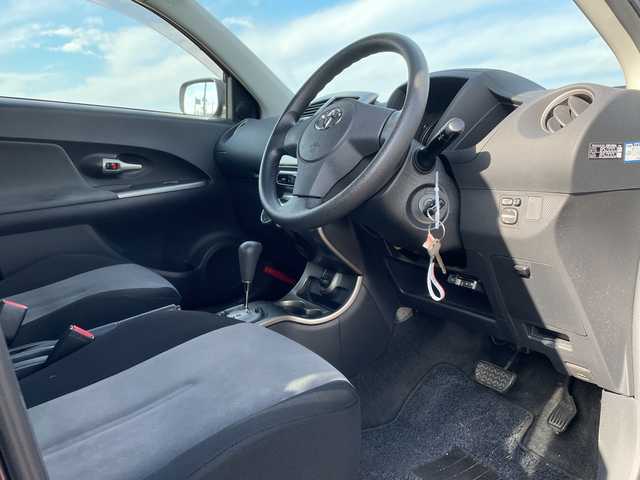 トヨタ イスト 150X 新潟県 2011(平23)年 8.2万km ディープアメジストマイカメタリック 4WD/純正SDナビ(NSCN-W60)/CD/AUX/ワンセグテレビ/バックカメラ/ETC/リモコンキー /キセノンヘッドライト/社外16インチアルミホイール/16インチ冬タイヤ車載