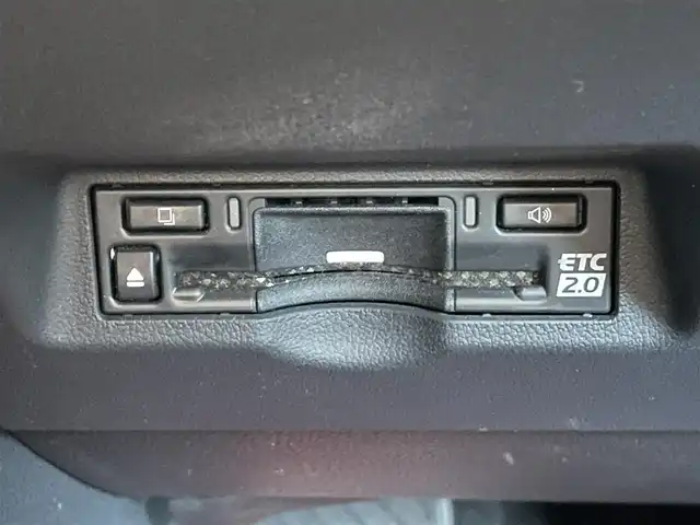 トヨタ ヴェルファイア ハイブリット Z プレミア 東京都 2023(令5)年 2.1万km プラチナホワイトパールマイカ 純正ナビ　/Ｂｌｕｅｔｏｏｔｈ　/フルセグＴＶ　/全周囲カメラ　/フリップダウンモニター　/ユニバーサルステップ　/左右独立ムーンルーフ　/ＥＴＣ２．０　/前後ドライブレコーダー　/純正フロアマット　/純正アルミホイール/ABS/横滑り防止装置/コーナーセンサー/レーンアシスト/盗難防止装置/オートライト/オートマチックハイビーム/衝突被害軽減システム/BSM