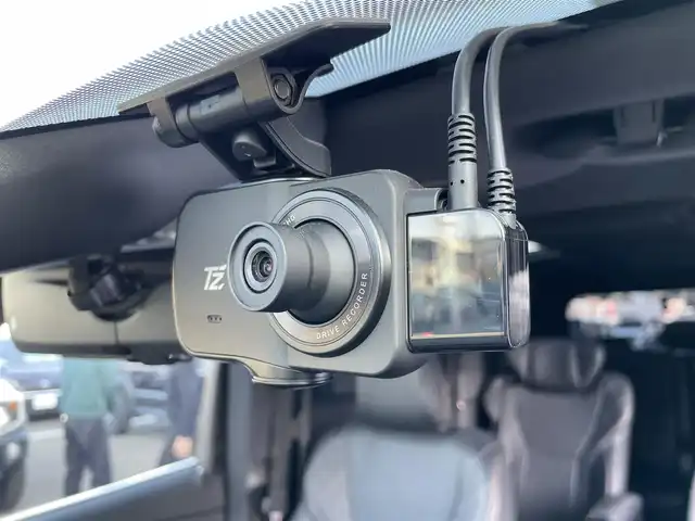 トヨタ ヴェルファイア ハイブリット Z プレミア 東京都 2023(令5)年 2.1万km プラチナホワイトパールマイカ 純正ナビ　/Ｂｌｕｅｔｏｏｔｈ　/フルセグＴＶ　/全周囲カメラ　/フリップダウンモニター　/ユニバーサルステップ　/左右独立ムーンルーフ　/ＥＴＣ２．０　/前後ドライブレコーダー　/純正フロアマット　/純正アルミホイール/ABS/横滑り防止装置/コーナーセンサー/レーンアシスト/盗難防止装置/オートライト/オートマチックハイビーム/衝突被害軽減システム/BSM