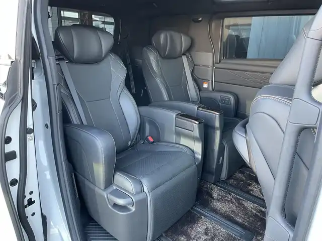 トヨタ ヴェルファイア ハイブリット Z プレミア 東京都 2023(令5)年 2.1万km プラチナホワイトパールマイカ 純正ナビ　/Ｂｌｕｅｔｏｏｔｈ　/フルセグＴＶ　/全周囲カメラ　/フリップダウンモニター　/ユニバーサルステップ　/左右独立ムーンルーフ　/ＥＴＣ２．０　/前後ドライブレコーダー　/純正フロアマット　/純正アルミホイール/ABS/横滑り防止装置/コーナーセンサー/レーンアシスト/盗難防止装置/オートライト/オートマチックハイビーム/衝突被害軽減システム/BSM