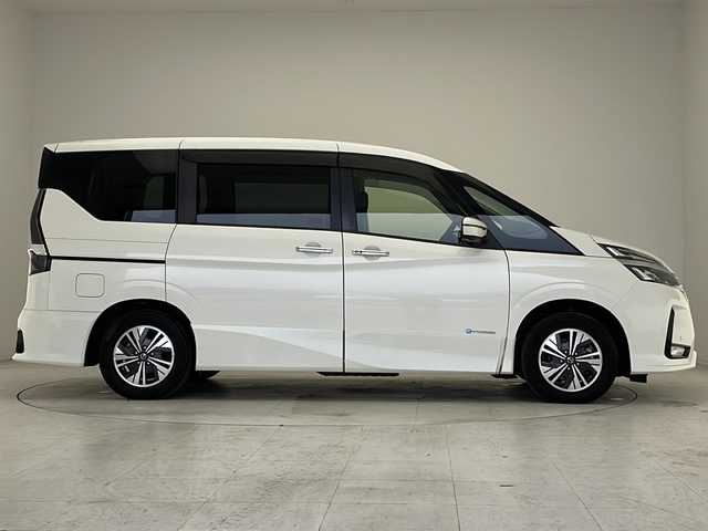 日産 セレナ e－パワー ハイウェイスター V 愛知県 2019(令1)年 6.8万km ブリリアントホワイトパール プロパイロット/衝突軽減システム/純正ナビ/全方位カメラ/両側パワースライドドア/クルーズコントロール/フルセグ/CD DVD/Bluetooth/バックカメラ/コーナーセンサー/純正アルミホイール/ブラインドスポットモニター/LEDヘッドライト/オートライト/ドライブレコーダー/ETC/ステアリングスイッチ/スマートキー/プッシュスタート