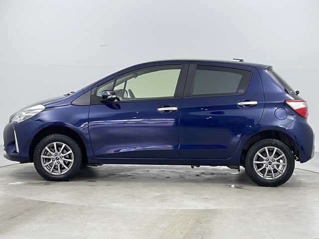 トヨタ ヴィッツ F セーフティーエディションⅢ 道央・札幌 2019(平31)年 8.3万km ダークブルーマイカ ・4WD/・寒冷地仕様/・純正ナビ（TV＆CD＆SD＆BT）/・バックカメラ/・衝突被害軽減ブレーキ/・クリアランスソナー/・先行車発進告知/・車線逸脱警報システム/・オートマチックハイビーム/・社外前後ドライブレコーダー/・オートライト/・LEDヘッドライト/・スマートキー/・スペアキー/・純正エンジンスターター/・積込社外AW付サマータイヤ