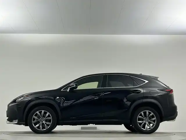 レクサス ＮＸ 200t Fスポーツ 埼玉県 2016(平28)年 2.5万km ブラック 純正ナビ　フルセグ　CD DVD BT　バックカメラ　シートヒーター　シートクーラー　ETC　ステアリングヒーター　三眼LEDライト　クルコン　パワーシート　レザーシート　電動リアゲート　アイドリングストップ