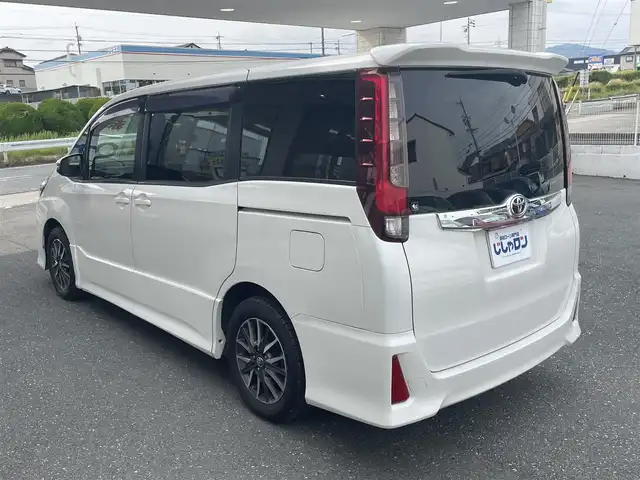 トヨタ ノア Si 愛知県 2014(平26)年 12.1万km ホワイトパールクリスタルシャイン 自社割賦契約済み車両/ 純正メモリナビ/　◯ CD再生機能/　◯ DVD再生機能/　◯ フルセグTV/　◯ BT対応/ バックカメラ/ ETC/ 両側パワースライドドア/ ステアリングスイッチ/ クルーズコントロール/ プッシュスタート/ オートライト/ ウインカーミラー/ レザー調シートカバー/ フロアマット