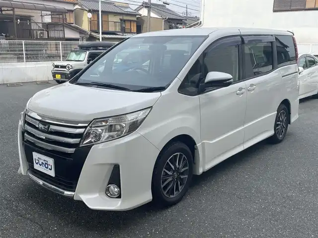 トヨタ ノア Si 愛知県 2014(平26)年 12.1万km ホワイトパールクリスタルシャイン 自社割賦契約済み車両/ 純正メモリナビ/　◯ CD再生機能/　◯ DVD再生機能/　◯ フルセグTV/　◯ BT対応/ バックカメラ/ ETC/ 両側パワースライドドア/ ステアリングスイッチ/ クルーズコントロール/ プッシュスタート/ オートライト/ ウインカーミラー/ レザー調シートカバー/ フロアマット