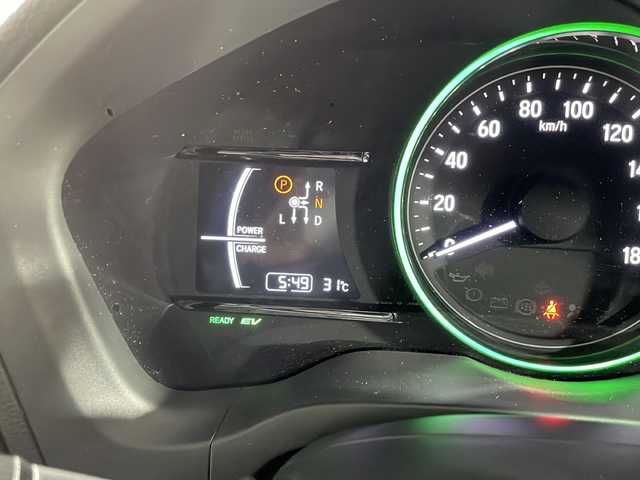 ホンダ ヴェゼル ハイブリッド Z ホンダセンシング 沖縄県 2019(令1)年 5.2万km プラチナホワイトパール 県外仕入れ　/社外ナビ　/フルセグＴＶ　Ｂｌｕｅｔｏｏｔｈ接続　ＣＤ　ＤＶＤ再生　/バックカメラ　/ＥＴＣ　/クルーズコントロール　/レーンアシスト　/パドルシフト/ハーフレザー　/シートヒーター/スマートキー/スペアキー/ＬＥＤヘッドライ　/オートライト/純正アルミホイール/純正フロアマット