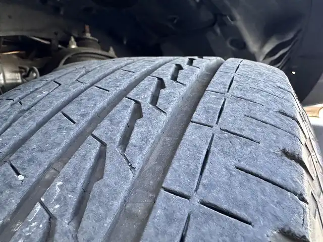 トヨタ ＦＪクルーザー 宮城県 2017(平29)年 8.3万km ベージュ/ホワイト リアパーキングセンサー/社外ナビ（CN-RX04WD）/・CD/DVD/・Blu-ray/・Bluetooth/・フルセグTV/バックカメラ/ETC/ドライブレコーダー/革巻きステアリング/リモコンキー/スペアキー/社外17インチAW/純正フロアマット/ラゲッジマット/W/サイド/カーテンエアバッグ