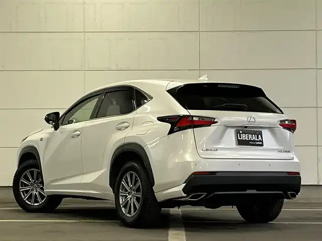 レクサス ＮＸ 200t Fスポーツ 山形県 2017(平29)年 6.2万km ソニッククォーツ サンルーフ/純正ナビ/バックカメラ/サイドカメラ/クリアランスソナー/プリクラッシュセーフティ/アダプティブクルーズコントロール/パドルシフト/ベンチレーションシート/シートヒーター/ステアリングヒーター/ブラックレザーシート/3眼LEDヘッドライト/純正AW235/55R18積み込み/社外レーダー