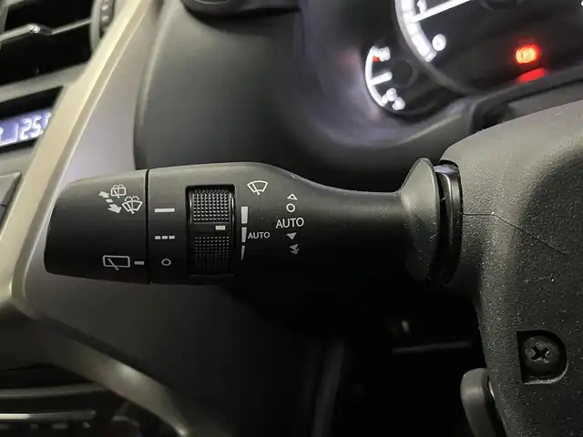レクサス ＮＸ 200t Fスポーツ 山形県 2017(平29)年 6.2万km ソニッククォーツ サンルーフ/純正ナビ/バックカメラ/サイドカメラ/クリアランスソナー/プリクラッシュセーフティ/アダプティブクルーズコントロール/パドルシフト/ベンチレーションシート/シートヒーター/ステアリングヒーター/ブラックレザーシート/3眼LEDヘッドライト/純正AW235/55R18積み込み/社外レーダー