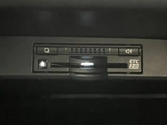 レクサス ＮＸ 200t Fスポーツ 山形県 2017(平29)年 6.2万km ソニッククォーツ サンルーフ/純正ナビ/バックカメラ/サイドカメラ/クリアランスソナー/プリクラッシュセーフティ/アダプティブクルーズコントロール/パドルシフト/ベンチレーションシート/シートヒーター/ステアリングヒーター/ブラックレザーシート/3眼LEDヘッドライト/純正AW235/55R18積み込み/社外レーダー