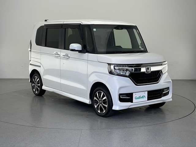 ホンダ Ｎ ＢＯＸ カスタム G L ホンダセンシング 長野県 2019(平31)年 6.2万km プラチナホワイトパール 4WD/純正メモリナビ（型番:VXM-194VFi)/（フルセグ/CD/DVD/USB/BL/FM/AM)/バックカメラ/ビルトインETC/クルーズコントロール（追従あり）/レーンキープアシスト/衝突被害軽減システム/LEDヘッドライト/オートマチックハイビーム/オートライト/シートヒーター（前席）/純正アルミホイール/純正マット/ドアバイザー/ウィンカーミラー/電動格納ミラー/スマートキー/スペアキー
