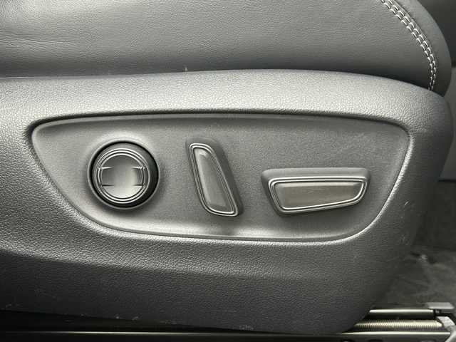 トヨタ ＲＡＶ４ G 宮城県 2020(令2)年 3.3万km ホワイトパールクリスタルシャイン ワンオーナー/モデリスタエアロ（F.S.R)/トヨタセーフティセンス/・プリクラッシュセーフティ/・レーダークルーズコントロール/・レーンディパーチャーアラート/・ロードサインアシスト/・パーキングサポートブレーキ/・クリアランスソナー/・オートハイビーム/ブラインドスポットモニター/純正9型ナビ（NSZT-Y68T）/・フルセグTV/BT/CD/DVD/SD/バックカメラ/電動リアゲート/シートヒーター（D/N)/パワーシート（D席）/ステアリングヒーター/ステアリングスイッチ/ビルトインETC/LEDヘッドライト/LEDフォグライト/純正18インチAW/純正フロアマット/プッシュスタート/ドライブレコーダー
