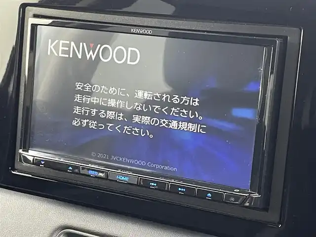 ホンダ ヴェゼル ハイブリッド e:HEV Z 福島県 2021(令3)年 2.1万km プラチナホワイトパール レンタアップ/ホンダセンシング/・衝突軽減ブレーキ（CMBS）/・車線維持支援システム（LKAS）/・先行車発進お知らせ機能/・オートハイビーム/・アダプティブクルーズコントロール（ACC）/・ブラインドスポットインフォメーション/・パーキングセンサーシステム/・誤発進抑制機能/ダウンヒルアシスト/SDナビ/型番:MDV-S708/・AM/FM/CD/DVD/USB/BT/iPod/フルセグTV/・バックカメラ/・ETC/パワーバックドア/チルト式ステアリング/・ステアリングスイッチ/・パドルシフト/・ステアリングヒーター/電子パーキングブレーキ/・オートホールド/プッシュスタート/・スマートキー/・スペアキー/LEDヘッドランプ/・オートライト/・フォグランプ/ハーフレザーシート/・シートヒーター/純正AW/純正フロアマット
