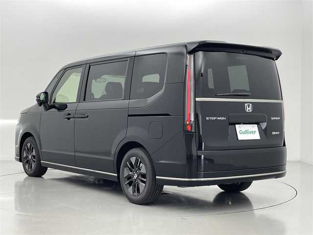 ホンダ ステップワゴン スパーダ eHEV 熊本県 2025(令7)年 0.1万km未満 クリスタルブラックパール 登録済未使用車/純正ナビLXM-247VFLi（ＣＤ・ＤＶＤ・フルセグ・ＢＴ・ＳＤ・ＵＳＢ）/バックカメラ　/両側パワースライドドア　/前席シートヒーター　/ホンダセンシング/・衝突軽減ブレーキ/・レーンキープアシスト/・レーダークルーズコントロール/・踏み間違い防止/・標識認識機能/・後方誤発進抑制機能/・近距離衝突軽減ブレーキ/・車線維持支援システム/・歩行者事故低減ステアリング/・先行車発進お知らせ/・ブラインドスポットモニター/・路外逸脱抑制機能/横滑り防止　/前後クリアランスソナー/パワーバックドア/パドルシフト/オートブレーキホールド/ハーフレザーシート/純正１６インチAW/オートライト/LEDヘッドライト/フォグライト/スマートキー/プッシュスタート/スペアキー1本/保証書/取扱説明書　