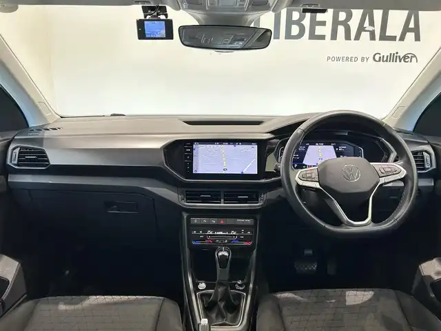 フォルクスワーゲン ＶＷ Ｔ－クロス TSI アクティブ 福岡県 2022(令4)年 2.2万km 白 ＡＣＣ　/純正ナビ　/Ｂカメラ　/デジタルメータークラスター　/前後ソナー　/ＢＳＭ　/レーンキープ　/衝突軽減　/パドルシフト　/ＡｐｐｌｅＣａｒＰｌａｙ　/ワイヤレス充電　/スマートキー　/ＬＥＤライト　/純正１６ＡＷ