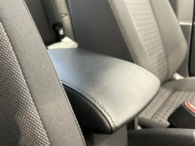 フォルクスワーゲン ＶＷ Ｔ－クロス TSI アクティブ 福岡県 2022(令4)年 2.2万km 白 ＡＣＣ　/純正ナビ　/Ｂカメラ　/デジタルメータークラスター　/前後ソナー　/ＢＳＭ　/レーンキープ　/衝突軽減　/パドルシフト　/ＡｐｐｌｅＣａｒＰｌａｙ　/ワイヤレス充電　/スマートキー　/ＬＥＤライト　/純正１６ＡＷ
