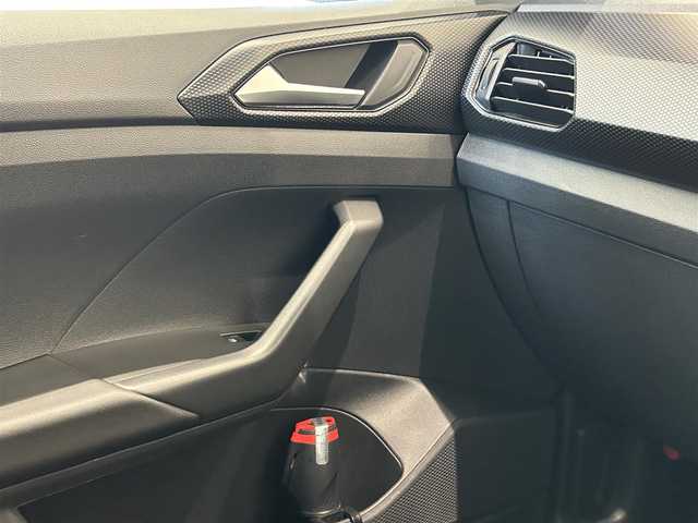 フォルクスワーゲン ＶＷ Ｔ－クロス TSI アクティブ 福岡県 2022(令4)年 2.2万km 白 ＡＣＣ　/純正ナビ　/Ｂカメラ　/デジタルメータークラスター　/前後ソナー　/ＢＳＭ　/レーンキープ　/衝突軽減　/パドルシフト　/ＡｐｐｌｅＣａｒＰｌａｙ　/ワイヤレス充電　/スマートキー　/ＬＥＤライト　/純正１６ＡＷ