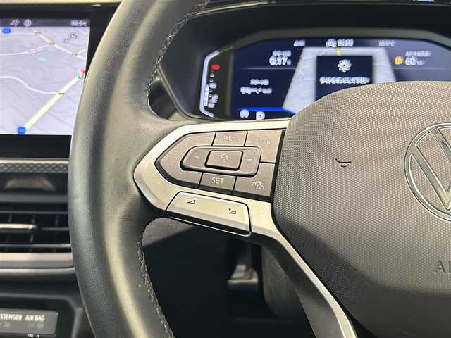 フォルクスワーゲン ＶＷ Ｔ－クロス TSI アクティブ 福岡県 2022(令4)年 2.2万km 白 ＡＣＣ　/純正ナビ　/Ｂカメラ　/デジタルメータークラスター　/前後ソナー　/ＢＳＭ　/レーンキープ　/衝突軽減　/パドルシフト　/ＡｐｐｌｅＣａｒＰｌａｙ　/ワイヤレス充電　/スマートキー　/ＬＥＤライト　/純正１６ＡＷ