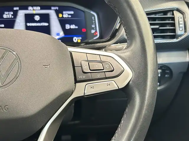 フォルクスワーゲン ＶＷ Ｔ－クロス TSI アクティブ 福岡県 2022(令4)年 2.2万km 白 ＡＣＣ　/純正ナビ　/Ｂカメラ　/デジタルメータークラスター　/前後ソナー　/ＢＳＭ　/レーンキープ　/衝突軽減　/パドルシフト　/ＡｐｐｌｅＣａｒＰｌａｙ　/ワイヤレス充電　/スマートキー　/ＬＥＤライト　/純正１６ＡＷ