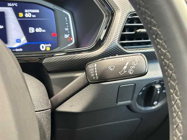 フォルクスワーゲン ＶＷ Ｔ－クロス TSI アクティブ 福岡県 2022(令4)年 2.2万km 白 ＡＣＣ　/純正ナビ　/Ｂカメラ　/デジタルメータークラスター　/前後ソナー　/ＢＳＭ　/レーンキープ　/衝突軽減　/パドルシフト　/ＡｐｐｌｅＣａｒＰｌａｙ　/ワイヤレス充電　/スマートキー　/ＬＥＤライト　/純正１６ＡＷ