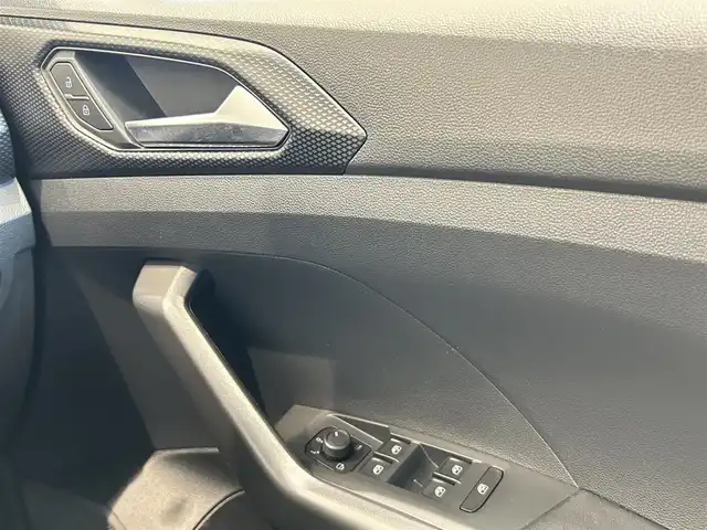 フォルクスワーゲン ＶＷ Ｔ－クロス TSI アクティブ 福岡県 2022(令4)年 2.2万km 白 ＡＣＣ　/純正ナビ　/Ｂカメラ　/デジタルメータークラスター　/前後ソナー　/ＢＳＭ　/レーンキープ　/衝突軽減　/パドルシフト　/ＡｐｐｌｅＣａｒＰｌａｙ　/ワイヤレス充電　/スマートキー　/ＬＥＤライト　/純正１６ＡＷ