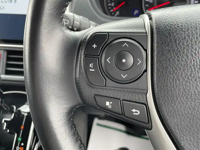 トヨタ ヴォクシー ZS 茨城県 2019(令1)年 6.8万km イナズマスパーキングブラックガラスフレーク 純正ナビ/【AM・FM・ＣＤ・ＤＶＤ・TV・SD・BT】/フリップダウンモニター/クルコン/ETC/Bカメラ/片側パワスラ/アイドリングストップ/前後コーナーセンサー/MTモード付AT/オートライト/オートハイビーム/Fフォグ/LEDライト/純正フロアマット/純正アルミホイール/横滑り防止装置/レーンキープアシスト/衝突被害軽減システム