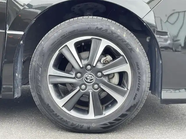 トヨタ ヴォクシー ZS 茨城県 2019(令1)年 6.8万km イナズマスパーキングブラックガラスフレーク 純正ナビ/【AM・FM・ＣＤ・ＤＶＤ・TV・SD・BT】/フリップダウンモニター/クルコン/ETC/Bカメラ/片側パワスラ/アイドリングストップ/前後コーナーセンサー/MTモード付AT/オートライト/オートハイビーム/Fフォグ/LEDライト/純正フロアマット/純正アルミホイール/横滑り防止装置/レーンキープアシスト/衝突被害軽減システム