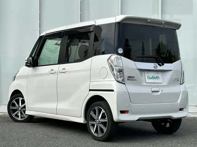 日産 デイズ ルークス HWS X Vセレクション 福岡県 2019(平31)年 2.7万km ホワイトパール ・純正ナビ/（BLUETOOTH/フルセグ/CD/DVD/・ルームミラー型アラウンドビューモニター/・ルームミラー型バックカメラ/・ETC/・ドライブレコーダー/・両側パワースライドドア/・インテリジェントエマージェンシーブレーキ/・リアシーリングファン/・ISOFIX/・純正アルミホイール/・フロアマット/・コーナーセンサー/・レーンキープアシスト/・横滑り防止装置/・衝突軽減システム/・アイドリングストップ/・オートライト/・オートマチックハイビーム/・ハーフレザーシート/・スマートキー/・ベンチシート/・保証書/・取扱説明書