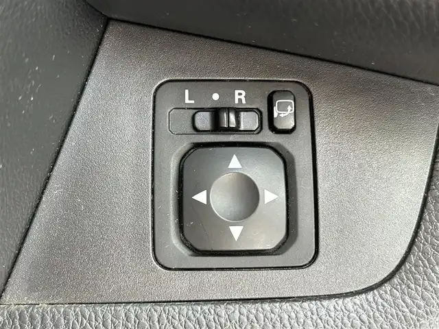 日産 デイズ ルークス HWS X Vセレクション 福岡県 2019(平31)年 2.7万km ホワイトパール ・純正ナビ/（BLUETOOTH/フルセグ/CD/DVD/・ルームミラー型アラウンドビューモニター/・ルームミラー型バックカメラ/・ETC/・ドライブレコーダー/・両側パワースライドドア/・インテリジェントエマージェンシーブレーキ/・リアシーリングファン/・ISOFIX/・純正アルミホイール/・フロアマット/・コーナーセンサー/・レーンキープアシスト/・横滑り防止装置/・衝突軽減システム/・アイドリングストップ/・オートライト/・オートマチックハイビーム/・ハーフレザーシート/・スマートキー/・ベンチシート/・保証書/・取扱説明書