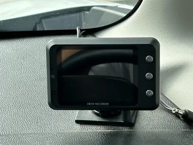 日産 デイズ ルークス HWS X Vセレクション 福岡県 2019(平31)年 2.7万km ホワイトパール ・純正ナビ/（BLUETOOTH/フルセグ/CD/DVD/・ルームミラー型アラウンドビューモニター/・ルームミラー型バックカメラ/・ETC/・ドライブレコーダー/・両側パワースライドドア/・インテリジェントエマージェンシーブレーキ/・リアシーリングファン/・ISOFIX/・純正アルミホイール/・フロアマット/・コーナーセンサー/・レーンキープアシスト/・横滑り防止装置/・衝突軽減システム/・アイドリングストップ/・オートライト/・オートマチックハイビーム/・ハーフレザーシート/・スマートキー/・ベンチシート/・保証書/・取扱説明書