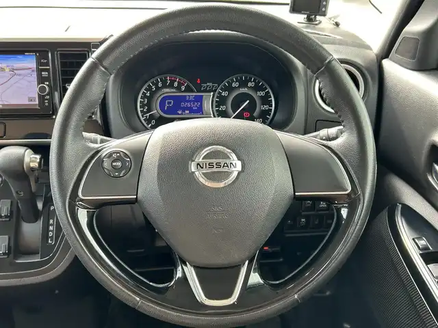 日産 デイズ ルークス HWS X Vセレクション 福岡県 2019(平31)年 2.7万km ホワイトパール ・純正ナビ/（BLUETOOTH/フルセグ/CD/DVD/・ルームミラー型アラウンドビューモニター/・ルームミラー型バックカメラ/・ETC/・ドライブレコーダー/・両側パワースライドドア/・インテリジェントエマージェンシーブレーキ/・リアシーリングファン/・ISOFIX/・純正アルミホイール/・フロアマット/・コーナーセンサー/・レーンキープアシスト/・横滑り防止装置/・衝突軽減システム/・アイドリングストップ/・オートライト/・オートマチックハイビーム/・ハーフレザーシート/・スマートキー/・ベンチシート/・保証書/・取扱説明書