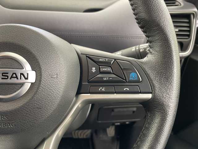 日産 セレナ ハイウェイスター V 道央・札幌 2022(令4)年 5.3万km ブリリアントホワイトパール ・４WD/プロパイロット/・インテリジェント エマージェンシーブレーキ/・車線逸脱警報 (LDW)/インテリジェント BSW/RCTA)/・後側方衝突防止支援システム/・後退時車両検知警報/・純正ディーラーOPナビ（MJ121D-W）/・Bluetooth/CD/DVD/SD/・USB/AUX/フルセグTV/・アラウンドビューモニター/・バックカメラ/・両側パワースライドドア/・LEDヘッドライト/オートライト/・オートハイビーム/・スマートキー/・横滑り防止装置/盗難防止装置/・ドライブレコーダー（DJ4-D）/・アイドリングストップ/・ABS