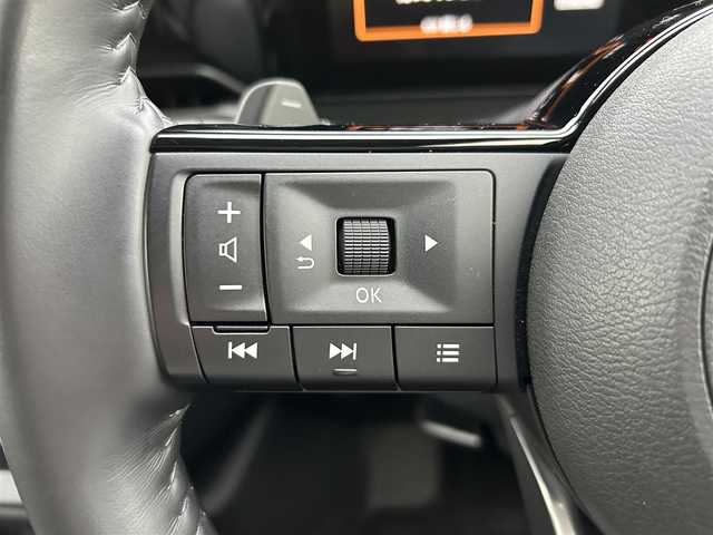 日産 セレナ ハイウェイスター V 静岡県 2023(令5)年 3.4万km プリズムホワイト レンタアップ/純正9インチナビ/・フルセグTV/・Bluetooth接続/フリップダウンモニター/Bカメラ/プロパイロット/・先行車追従走行/・車線維持支援/・渋滞時追従走行/・ナビリンク機能/エマージェンシーブレーキ/前後コーナーセンサー/両側パワスラ/プッシュスタート/スマートキー/スペアキー/電動パーキングブレーキ/オートブレーキホールド/LEDオートライト・オートハイビーム/純正16インチアルミホイール/取扱説明書/保証書