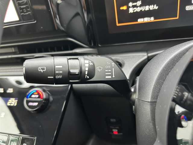 日産 セレナ ハイウェイスター V 静岡県 2023(令5)年 3.4万km プリズムホワイト レンタアップ/純正9インチナビ/・フルセグTV/・Bluetooth接続/フリップダウンモニター/Bカメラ/プロパイロット/・先行車追従走行/・車線維持支援/・渋滞時追従走行/・ナビリンク機能/エマージェンシーブレーキ/前後コーナーセンサー/両側パワスラ/プッシュスタート/スマートキー/スペアキー/電動パーキングブレーキ/オートブレーキホールド/LEDオートライト・オートハイビーム/純正16インチアルミホイール/取扱説明書/保証書