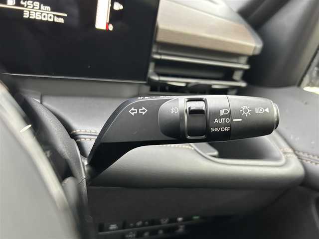 日産 セレナ ハイウェイスター V 静岡県 2023(令5)年 3.4万km プリズムホワイト レンタアップ/純正9インチナビ/・フルセグTV/・Bluetooth接続/フリップダウンモニター/Bカメラ/プロパイロット/・先行車追従走行/・車線維持支援/・渋滞時追従走行/・ナビリンク機能/エマージェンシーブレーキ/前後コーナーセンサー/両側パワスラ/プッシュスタート/スマートキー/スペアキー/電動パーキングブレーキ/オートブレーキホールド/LEDオートライト・オートハイビーム/純正16インチアルミホイール/取扱説明書/保証書