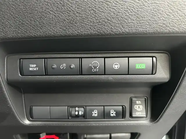 日産 セレナ ハイウェイスター V 静岡県 2023(令5)年 3.4万km プリズムホワイト レンタアップ/純正9インチナビ/・フルセグTV/・Bluetooth接続/フリップダウンモニター/Bカメラ/プロパイロット/・先行車追従走行/・車線維持支援/・渋滞時追従走行/・ナビリンク機能/エマージェンシーブレーキ/前後コーナーセンサー/両側パワスラ/プッシュスタート/スマートキー/スペアキー/電動パーキングブレーキ/オートブレーキホールド/LEDオートライト・オートハイビーム/純正16インチアルミホイール/取扱説明書/保証書