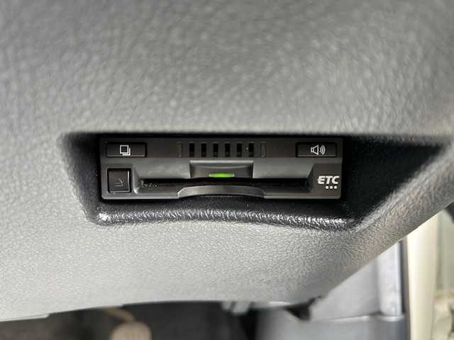 トヨタ シエンタ G クエロ 大阪府 2018(平30)年 1.5万km ホワイトパールクリスタルシャイン ナビ　/フルセグ　/Ｂｌｕｅｔｏｏｔｈ　/バックカメラ　/両側パワースライドドア　/ＬＥＤヘッドライト　/ビルトインＥＴＣ　/フロアーマット　/サイドバイザー　/スマートキー　/衝突軽減ブレーキ