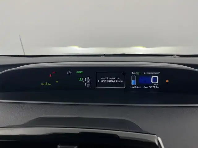 トヨタ プリウス A プレミアム 愛知県 2016(平28)年 5.9万km ホワイトパールクリスタルシャイン トヨタセーフティーセンス/・プリクラッシュ/・衝突軽減/・レーンディパラーチャー/・レーンアシスト/・レーダークルーズコントロール/・パーキングアシスト/・ブラインドスポットモニター/クリアランスソナー/社外ディスプレイオーディオ/・Bluetooth/・YouTube/・androidauto/・Applecarplay/社外ウッドコンビステアリング/社外空気圧センサー/社外EDHライト/自動防眩ミラー/AC100V/パワーシート/レザーシート/シートヒーター/ビルトインETC