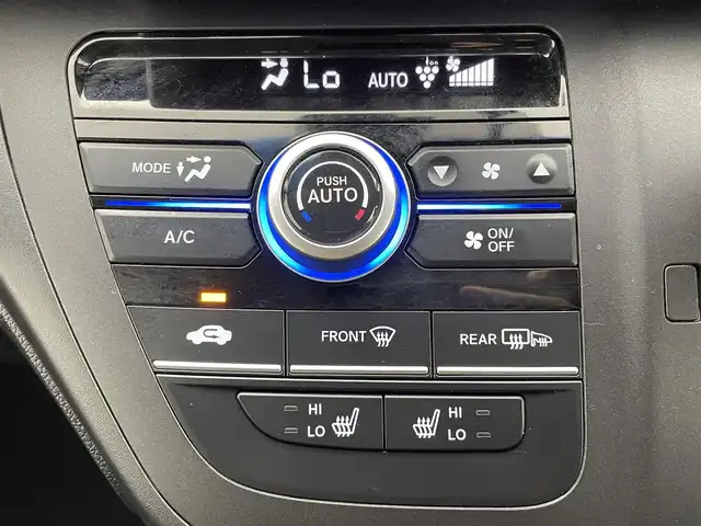 ホンダ フリード G ホンダセンシング 茨城県 2020(令2)年 3.9万km プラチナホワイトパール 純正7インチナビ/Bluetooth/フルセグ/CD/DVD/AM/FM/前後ドラレコ/ETC2.0/レーダークルーズコントロール/シートヒーター/LEDヘッドライト/オートライト/両側パワースライドドア/レーンキープアシスト/コーナーセンサー/スマートキー/スペアキー