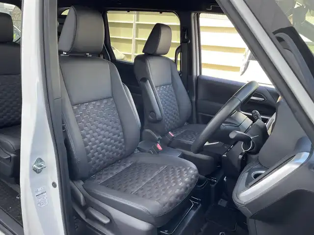 トヨタ ヴォクシー S－Z 東京都 2023(令5)年 2.9万km ホワイトパールクリスタルシャイン 純正10型ディプレィオーディオナビ&フルセグ/・BluetoothAudio/HDMI/DVD/・AppleCarPlay＆AndroidAuto/ブラインドスポットモニター /LEDヘッドライト/セーフティセンス /(衝突回避支援パッケージ)/・プリクラッシュセーフティ/・レーンディパーチャーアラート/・パーキングサポートブレーキ /・オートマチックハイビーム/・レーントレーンシングアシスト/・レーダークルーズコントロール/・ロードサインアシスト/両側パワースライドドア 　/ファブリックコンビシート/・快適温熱シート/・キャプテンシート＆充電用USBタイプC/バックガイドモニター /ビルトインETC/プッシュエンジンスタート/保証書＆取説