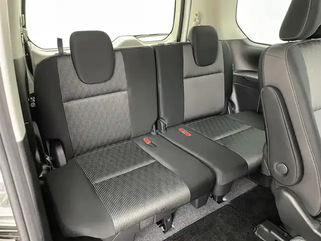 日産 セレナ e－パワー ハイウェイスター V 岡山県 2020(令2)年 4.6万km ブリリアントホワイトパール 福祉車両/・セカンドスライドアップシート/純正10インチナビ/・MM519D-L/（CD/DVD/TV/BT/Carplay)/純正11インチフリップダウンモニター/全方位カメラ/パーキングアシスト/両側パワースライドドア/プロパイロット/純正前後ドライブレコーダー/LEDヘッドライト/オートライト/ハンドルヒーター/シートヒーター/ETC
