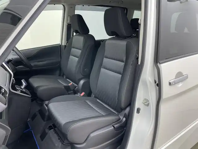 日産 セレナ e－パワー ハイウェイスター V 岡山県 2020(令2)年 4.6万km ブリリアントホワイトパール 福祉車両/・セカンドスライドアップシート/純正10インチナビ/・MM519D-L/（CD/DVD/TV/BT/Carplay)/純正11インチフリップダウンモニター/全方位カメラ/パーキングアシスト/両側パワースライドドア/プロパイロット/純正前後ドライブレコーダー/LEDヘッドライト/オートライト/ハンドルヒーター/シートヒーター/ETC