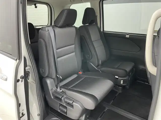 日産 セレナ e－パワー ハイウェイスター V 岡山県 2020(令2)年 4.6万km ブリリアントホワイトパール 福祉車両/・セカンドスライドアップシート/純正10インチナビ/・MM519D-L/（CD/DVD/TV/BT/Carplay)/純正11インチフリップダウンモニター/全方位カメラ/パーキングアシスト/両側パワースライドドア/プロパイロット/純正前後ドライブレコーダー/LEDヘッドライト/オートライト/ハンドルヒーター/シートヒーター/ETC