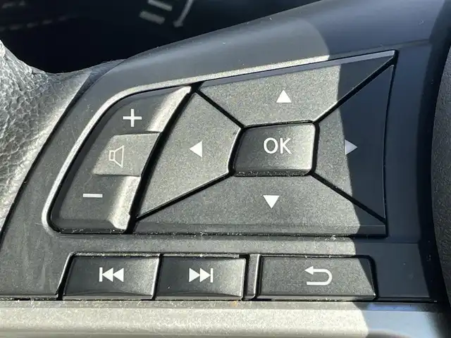 日産 セレナ ハイウェイスターVセレクションⅡ 福岡県 2018(平30)年 7万km ブリリアントホワイトパール プロパイロット/フリップダウンモニター/純正９インチナビ（ＭＭ５１８Ｄ－Ｌ）/フルセグTV/CD/DVD/BD/SD/BT/AUX/AM/FM/アラウンドビューモニター/エマージェンシーブレーキ/ＬＤＷ/ソナー/レーダークルーズコントロール/デジタルインナーミラー/ハンズフリー両側パワースライドドア/ステアリングヒーター/前席シートヒーター/パーキングアシスト/ビルトインETC/ドライブレコーダー/電動パーキング/ブレーキホールド/ステアリングリモコン/アイドリングストップ/スマートキー/プッシュスタート/純正AW/ロールサンシェード/シートバックテーブル