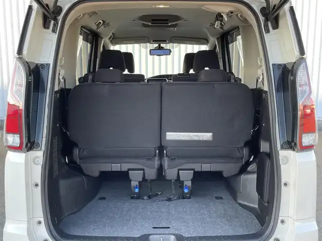 日産 セレナ ハイウェイスターVセレクションⅡ 福岡県 2018(平30)年 7万km ブリリアントホワイトパール プロパイロット/フリップダウンモニター/純正９インチナビ（ＭＭ５１８Ｄ－Ｌ）/フルセグTV/CD/DVD/BD/SD/BT/AUX/AM/FM/アラウンドビューモニター/エマージェンシーブレーキ/ＬＤＷ/ソナー/レーダークルーズコントロール/デジタルインナーミラー/ハンズフリー両側パワースライドドア/ステアリングヒーター/前席シートヒーター/パーキングアシスト/ビルトインETC/ドライブレコーダー/電動パーキング/ブレーキホールド/ステアリングリモコン/アイドリングストップ/スマートキー/プッシュスタート/純正AW/ロールサンシェード/シートバックテーブル